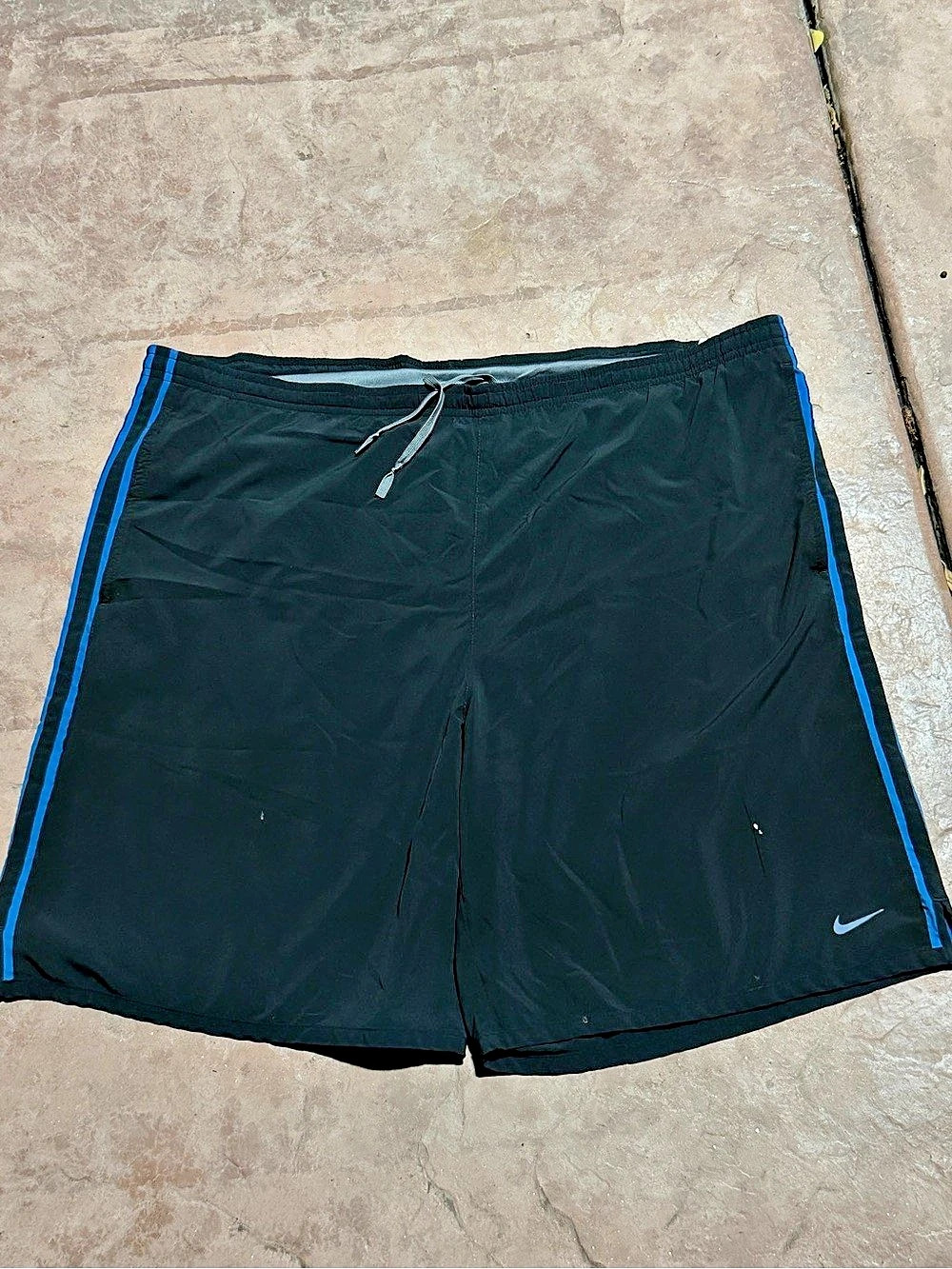 Nike Men's Athletic Shorts Black Blue Size Large